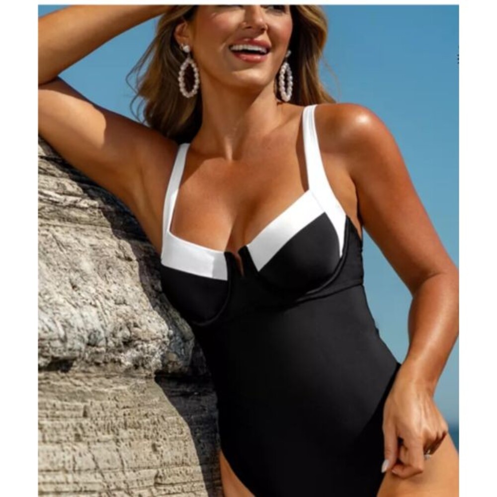 CUPSHEColorblock One Pc Swimsuit Sz M Black/White Underwire